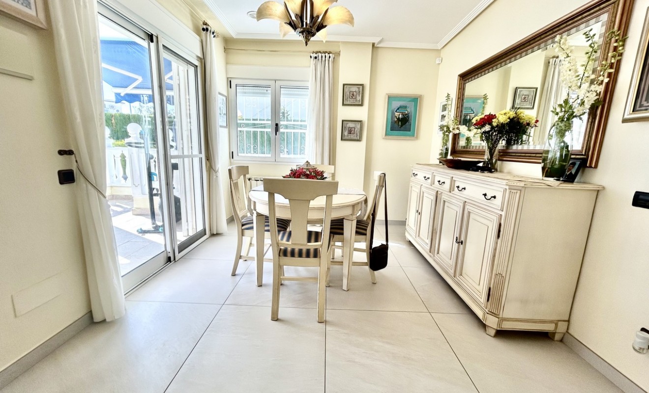 Sale - Villa - Pinar de Campoverde