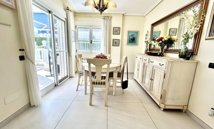 Sale - Villa - Pinar de Campoverde