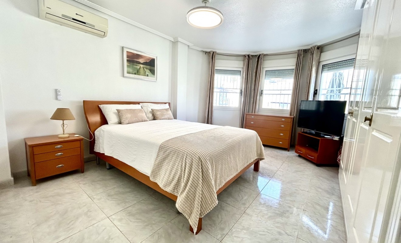 Sale - Villa - Pinar de Campoverde