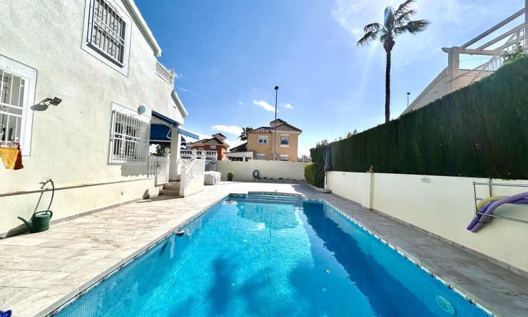Sale - Villa - Pinar de Campoverde