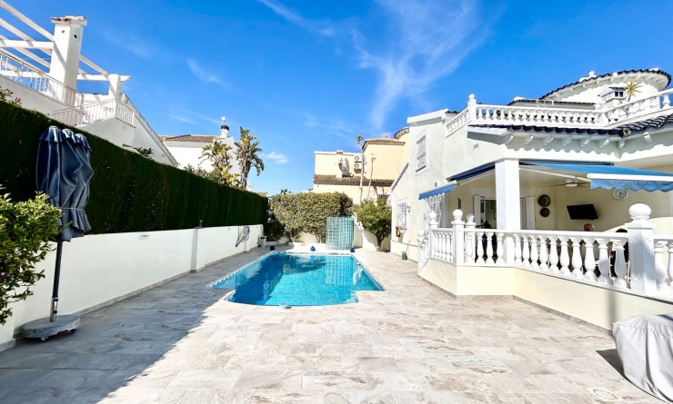 Sale - Villa - Pinar de Campoverde
