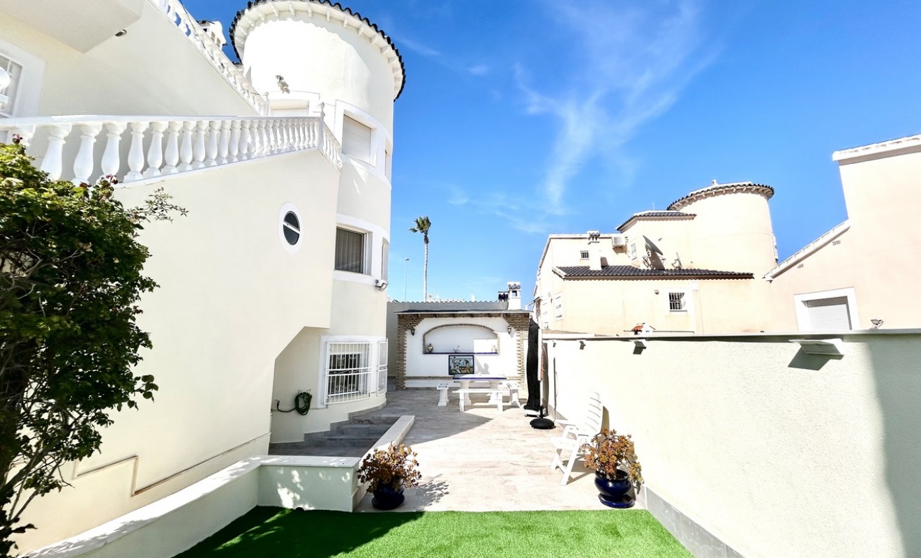 Sale - Villa - Pinar de Campoverde