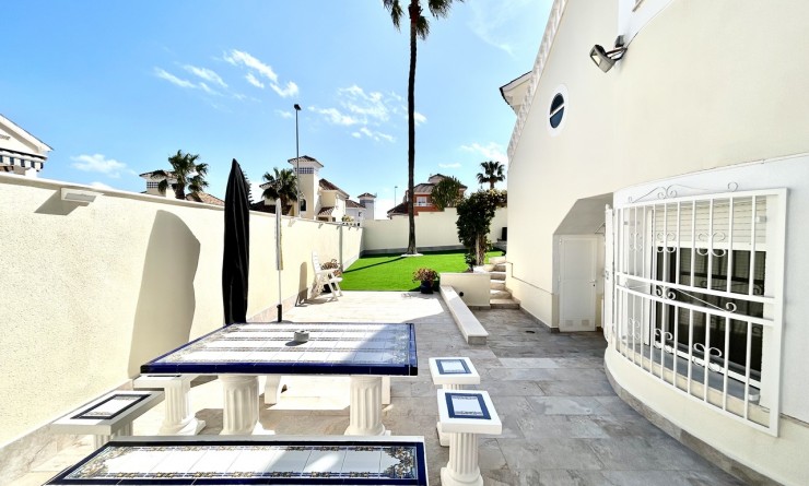 Sale - Villa - Pinar de Campoverde