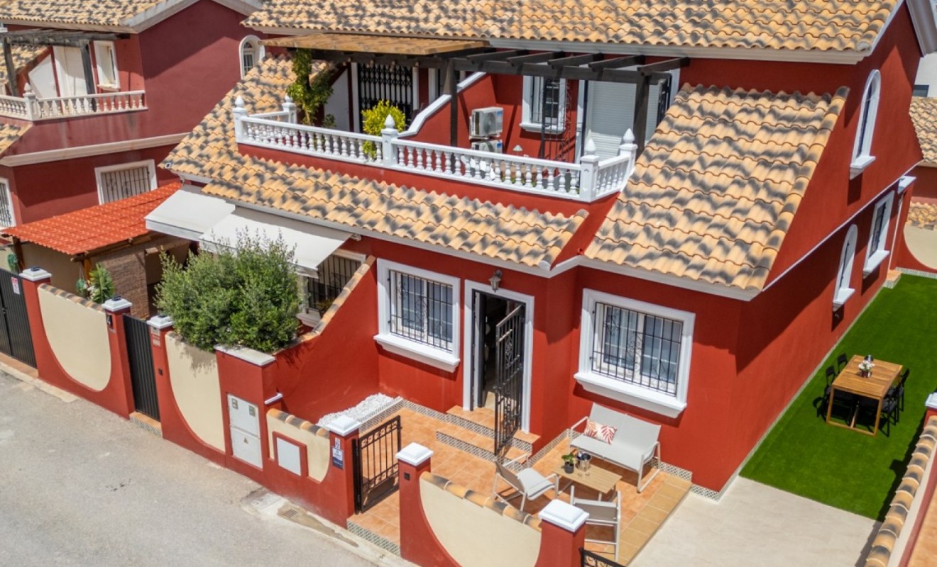 Sale - Detached villa - Orihuela Costa - Villamartín
