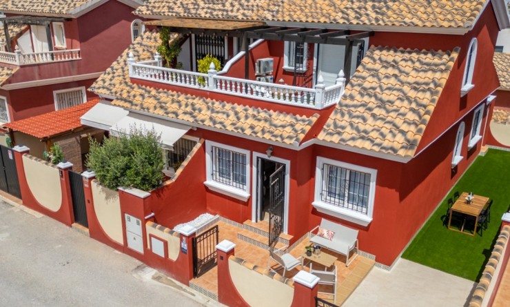 Sale - Detached villa - Orihuela Costa - Villamartín