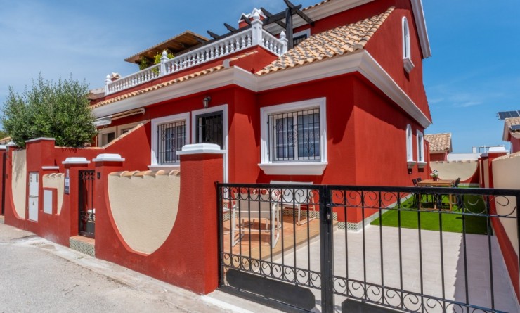 Sale - Detached villa - Orihuela Costa - Villamartín