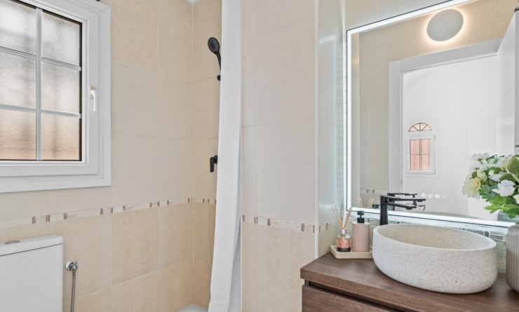 Sale - Detached villa - Orihuela Costa - Villamartín