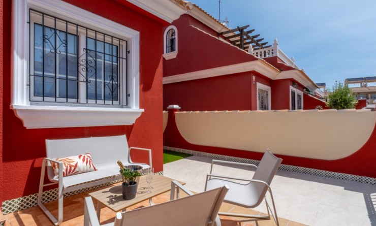 Sale - Detached villa - Orihuela Costa - Villamartín