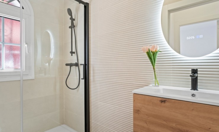 Sale - Detached villa - Orihuela Costa - Villamartín