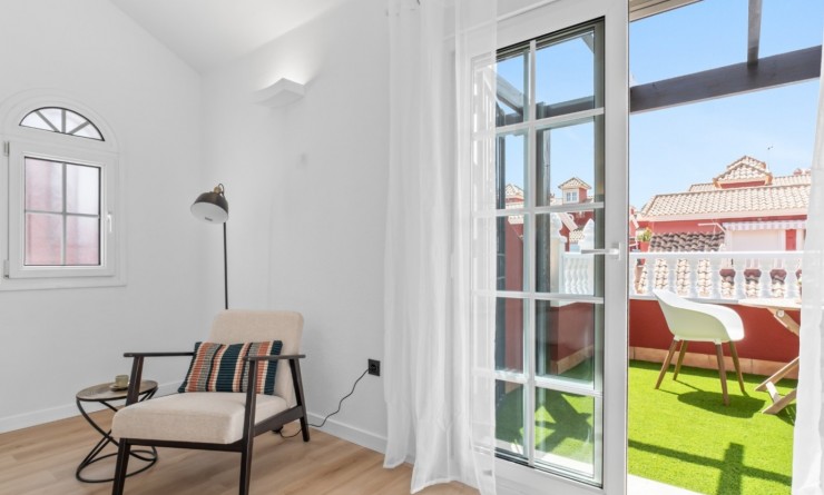 Sale - Detached villa - Orihuela Costa - Villamartín