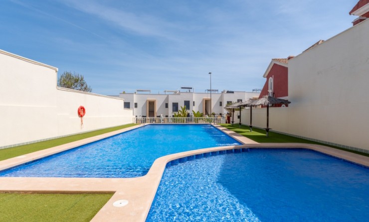 Sale - Detached villa - Orihuela Costa - Villamartín