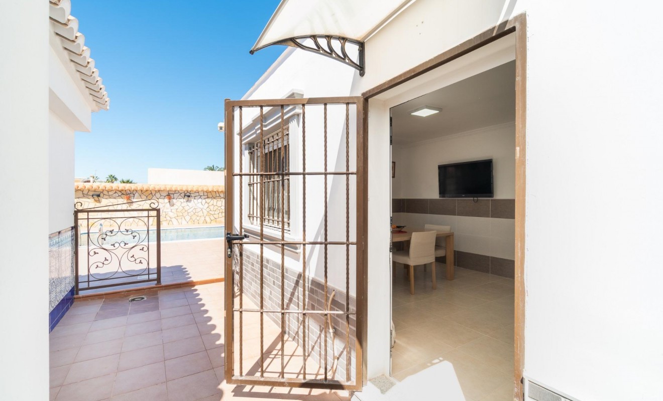 Wederverkoop - Villa - Torrevieja - Torreta florida