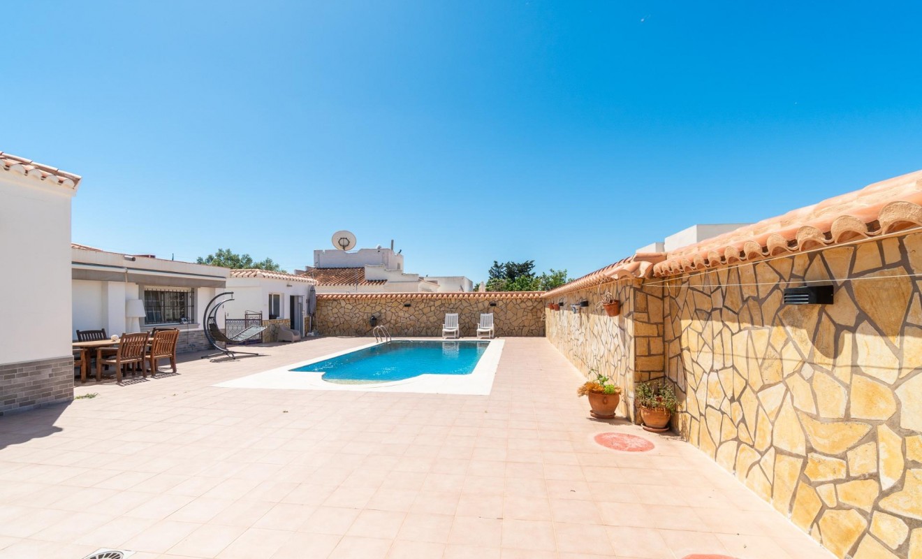 Wederverkoop - Villa - Torrevieja - Torreta florida