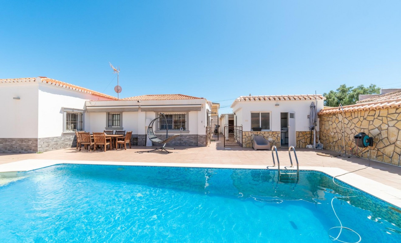 Wederverkoop - Villa - Torrevieja - Torreta florida