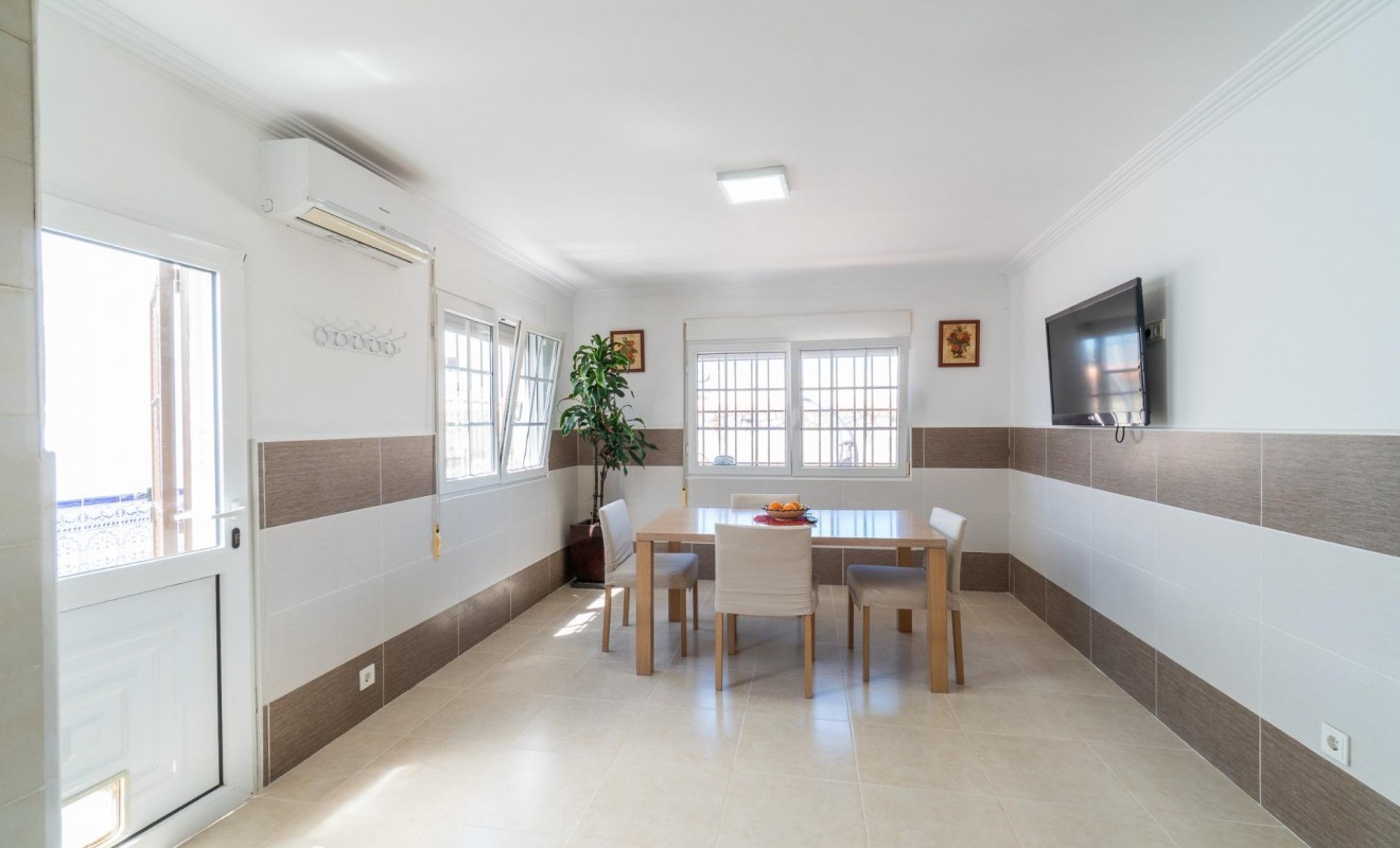 Wederverkoop - Villa - Torrevieja - Torreta florida