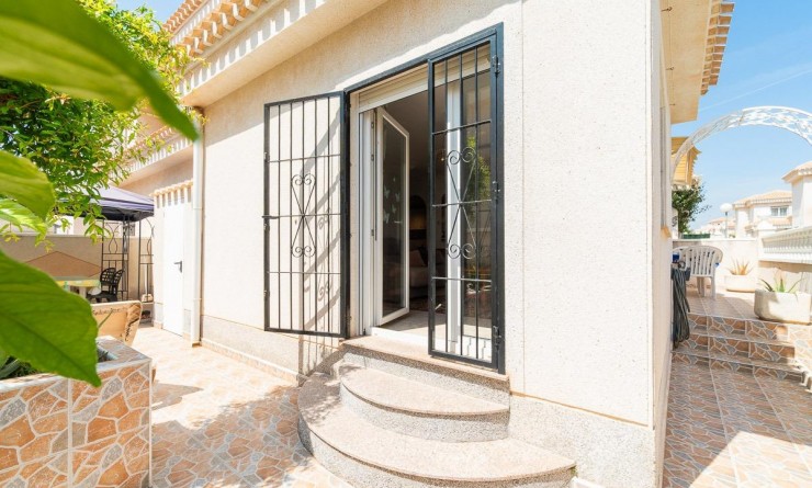Wederverkoop - Chalet - Orihuela Costa - Playa Flamenca