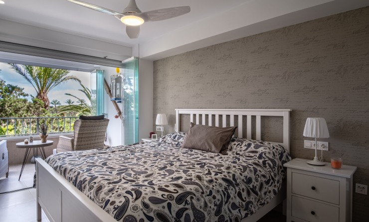 Wederverkoop - Apartment / flat - Orihuela Costa - Punta Prima
