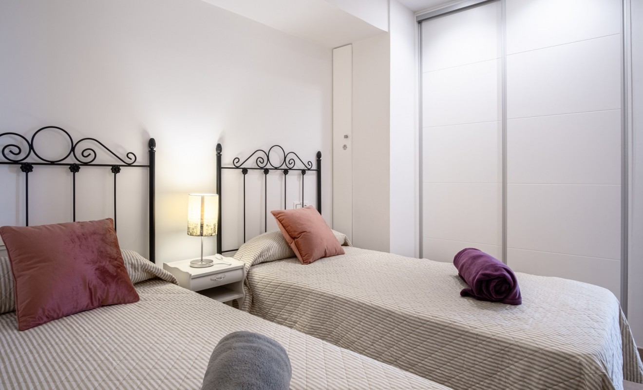 Wederverkoop - Apartment / flat - Orihuela Costa - Punta Prima