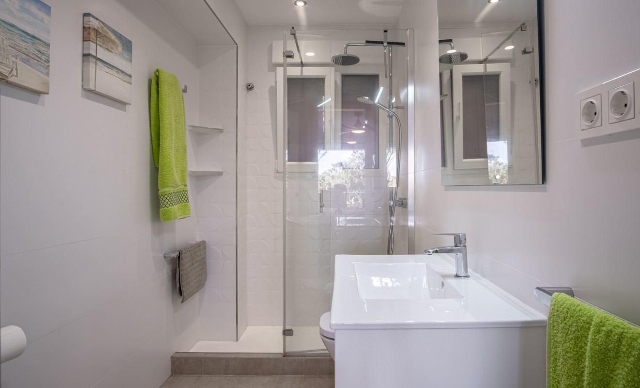 Wederverkoop - Apartment / flat - Orihuela Costa - Punta Prima
