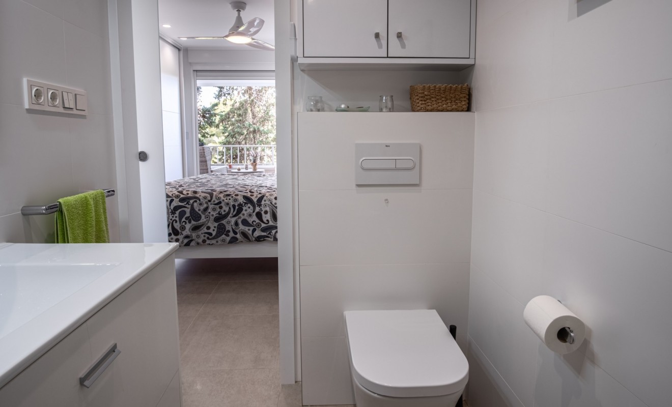 Wederverkoop - Apartment / flat - Orihuela Costa - Punta Prima