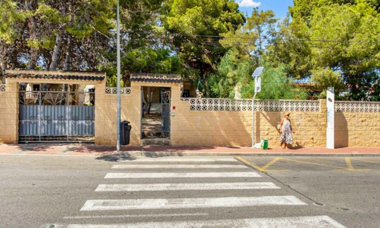 Wederverkoop - Detached villa - Torrevieja - Los Balcones - Los Altos del Edén