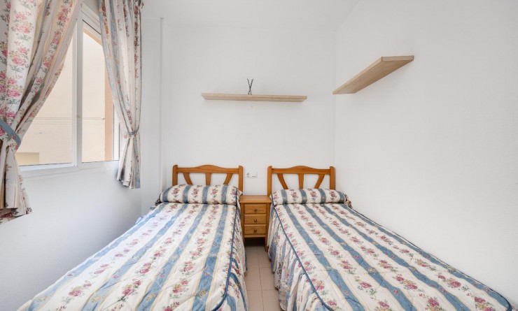 Wederverkoop - Bungalow - Torrevieja - Playa de los Naufragos