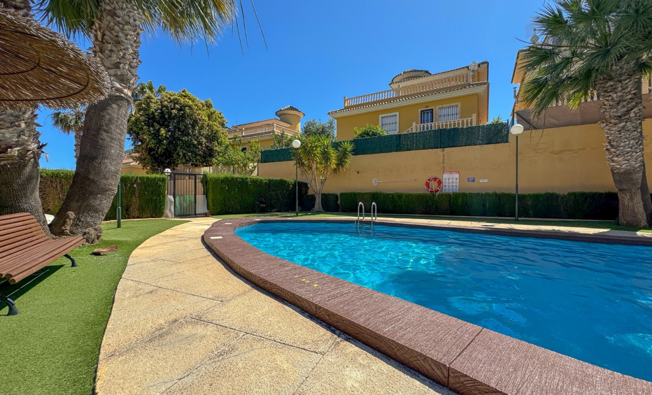 Wederverkoop - Bungalow - Orihuela Costa - Villamartín