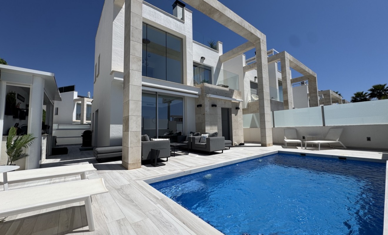Sale - Villa - Lomas de Cabo Roig