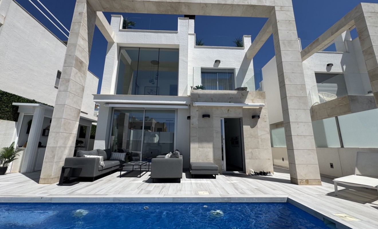 Sale - Villa - Lomas de Cabo Roig