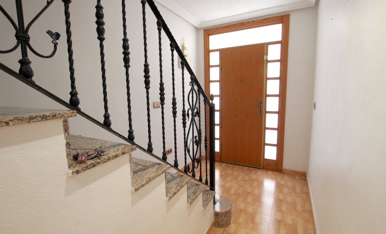 Revente - Maison de ville - Los Palacios