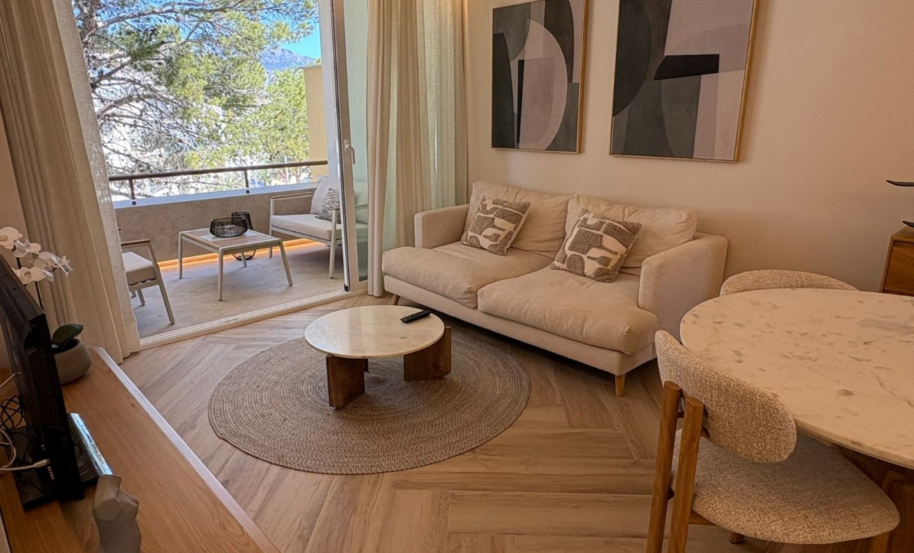 Sale - Apartment / flat - Albir - center