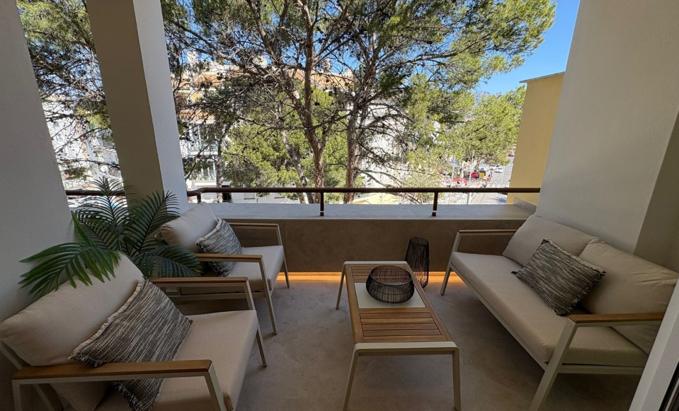 Sale - Apartment / flat - Albir - center