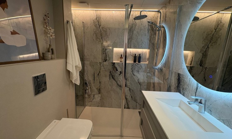Sale - Apartment / flat - Albir - center