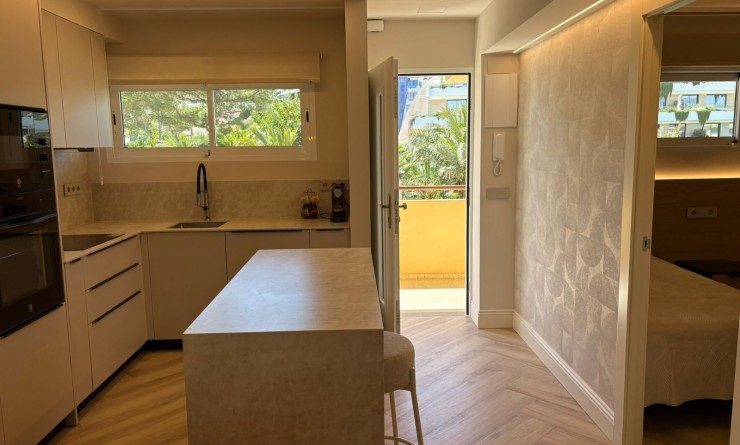Sale - Apartment / flat - Albir - center