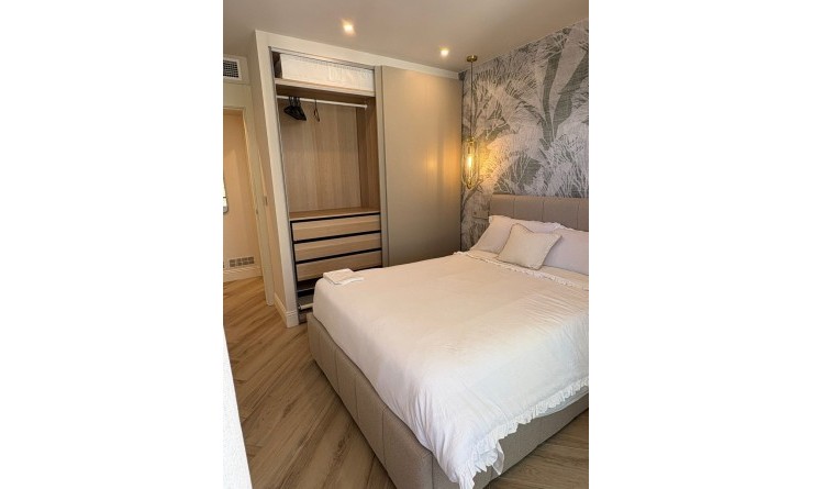 Sale - Apartment / flat - Albir - center