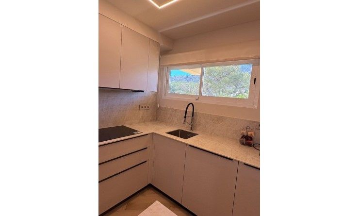 Sale - Apartment / flat - Albir - center