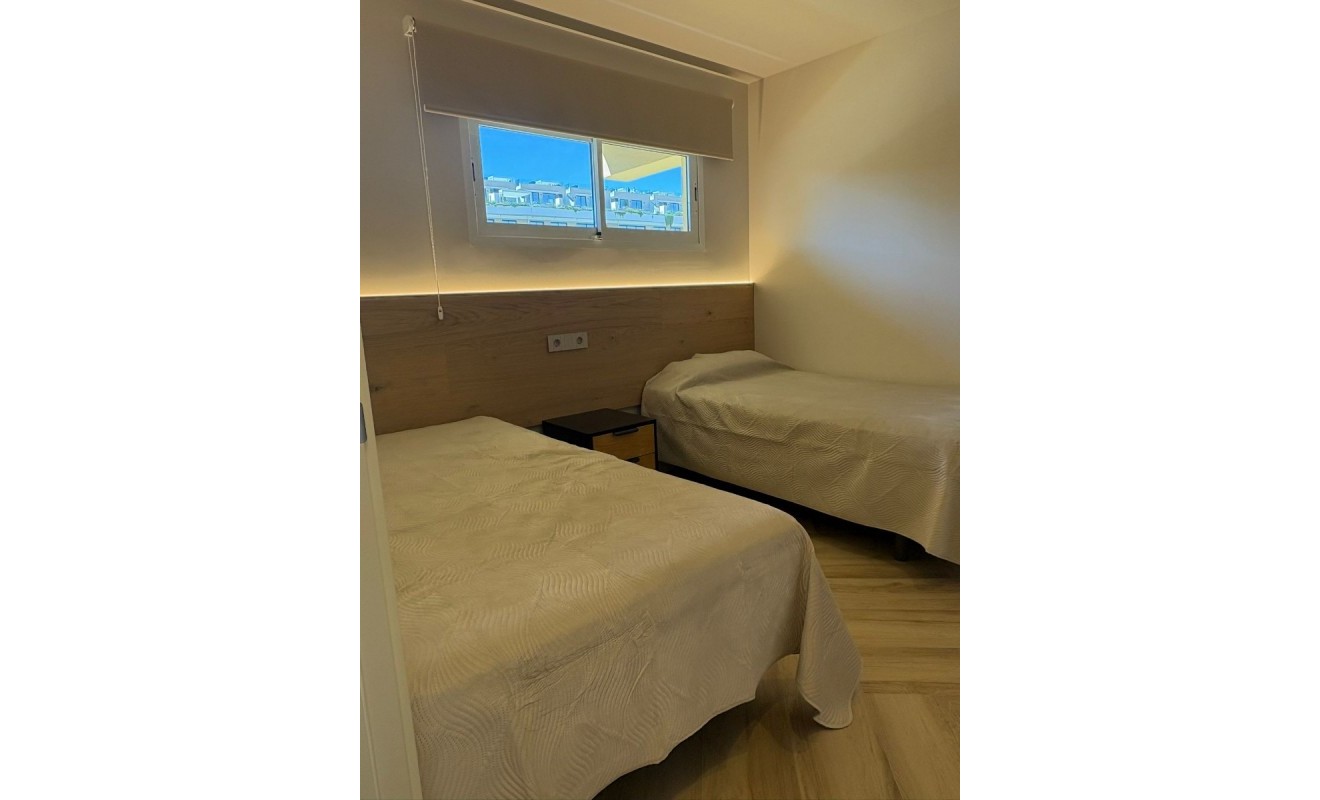 Sale - Apartment / flat - Albir - center