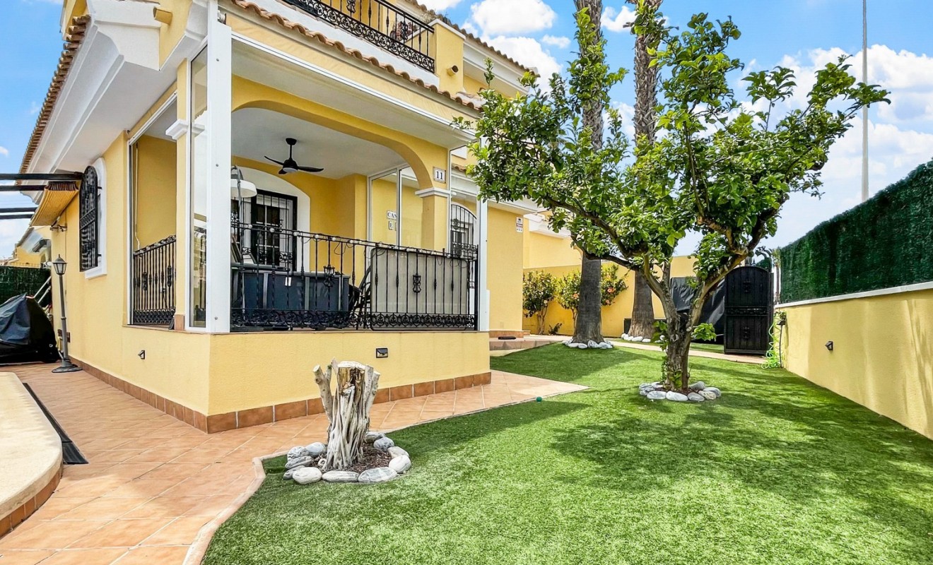 Wederverkoop - Detached villa - Orihuela Costa - Los Dolses