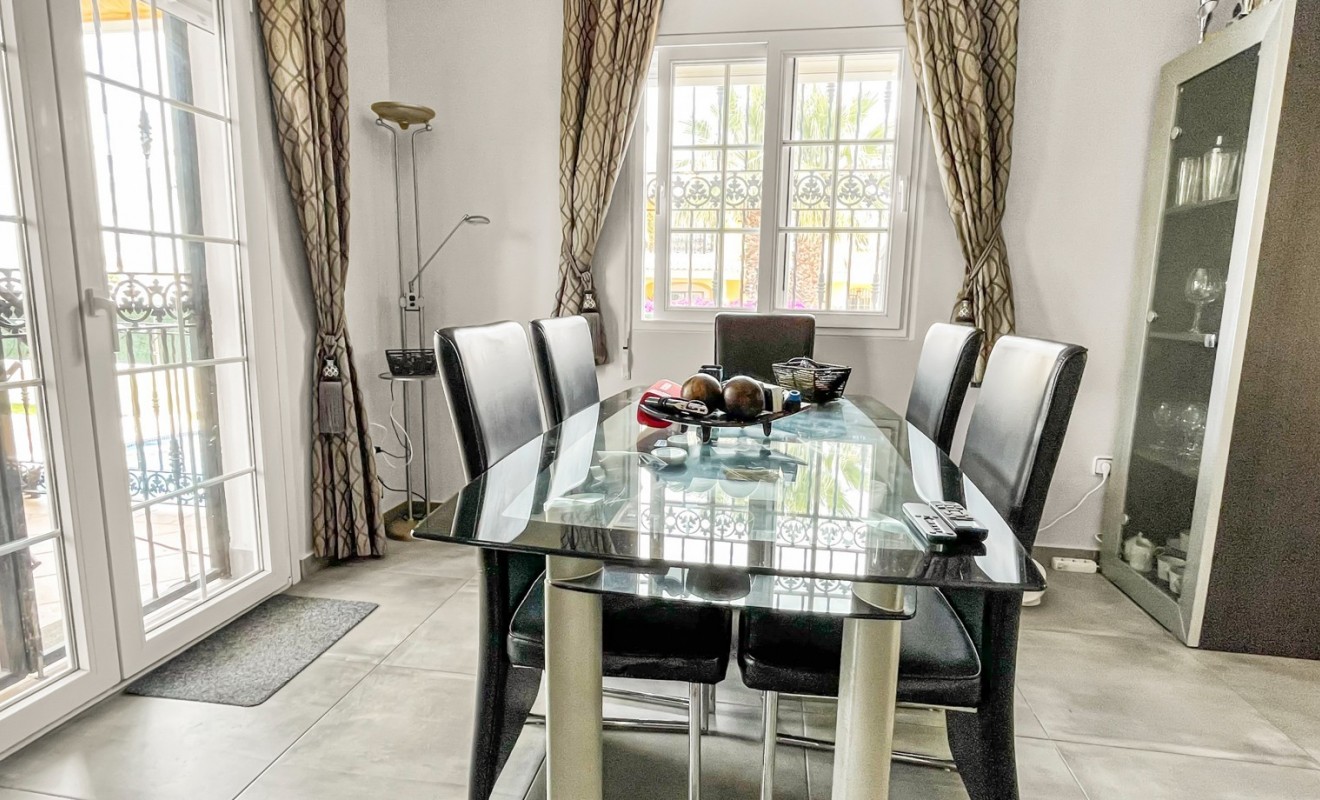 Wederverkoop - Detached villa - Orihuela Costa - Los Dolses