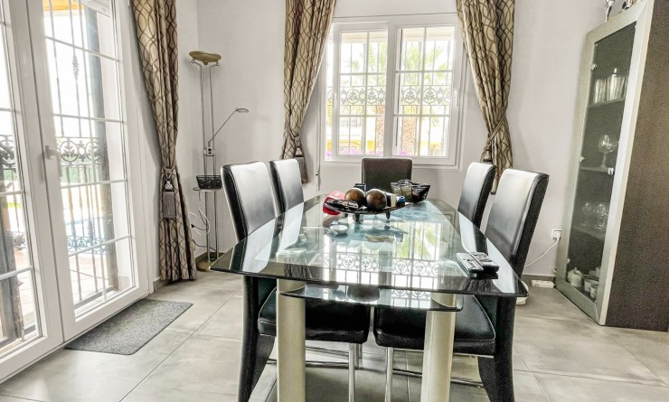 Wederverkoop - Detached villa - Orihuela Costa - Los Dolses