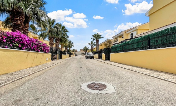 Wederverkoop - Detached villa - Orihuela Costa - Los Dolses