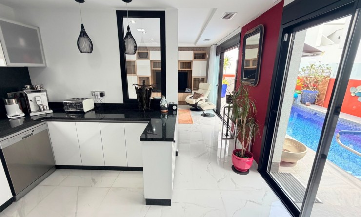 Revente - 4. House - Detached Villa - Los Montesinos - La herrada