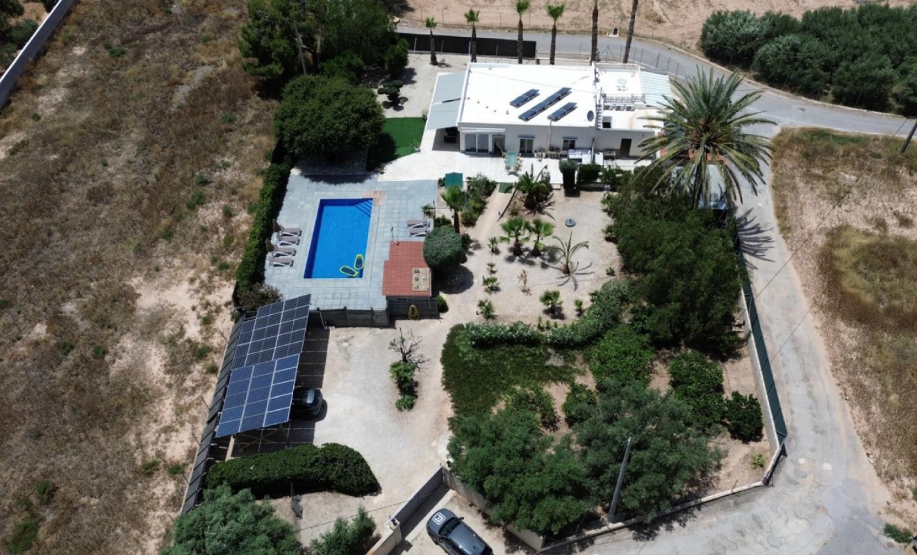 Sale - Detached villa - Crevillente