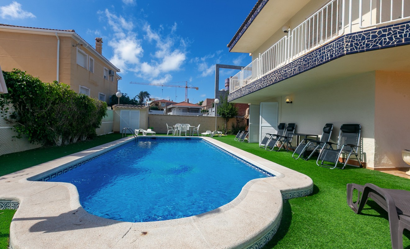 Sale - Villa - La Zenia