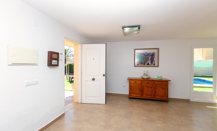 Sale - Villa - La Zenia