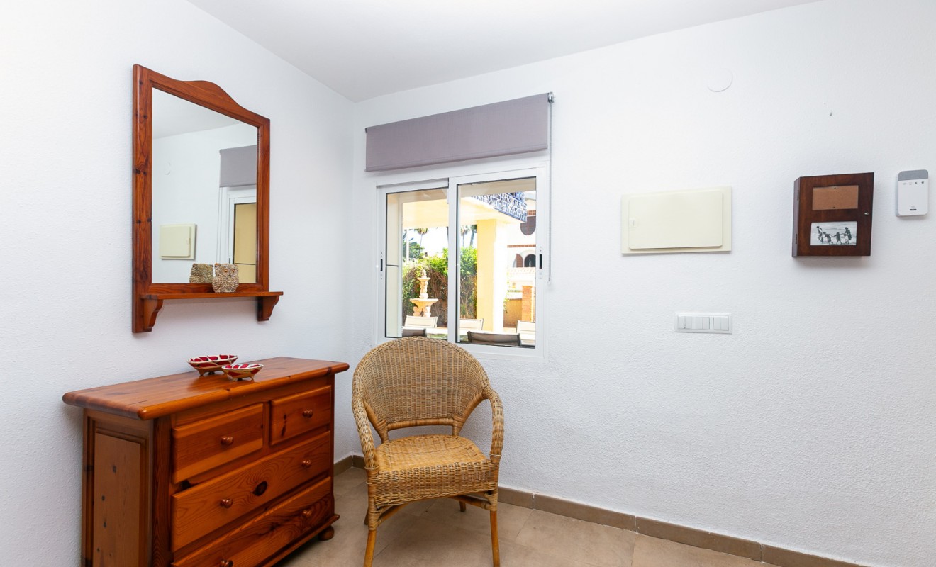 Sale - Villa - La Zenia