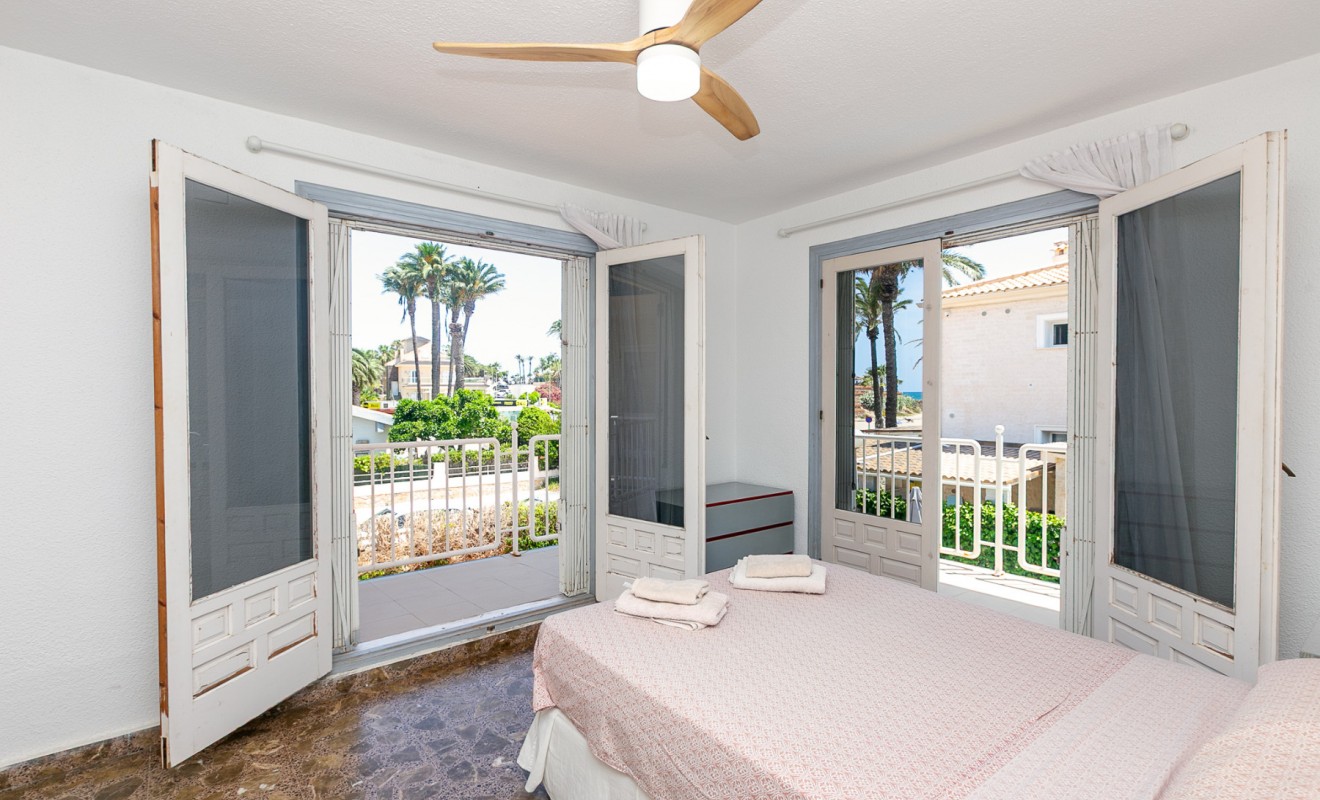 Sale - Villa - La Zenia
