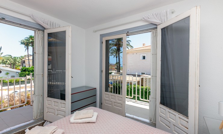 Sale - Villa - La Zenia