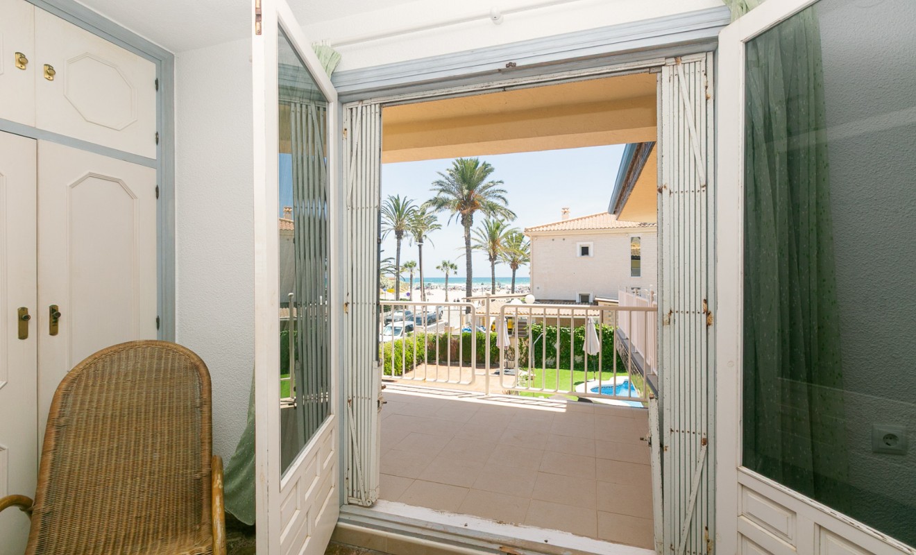Sale - Villa - La Zenia