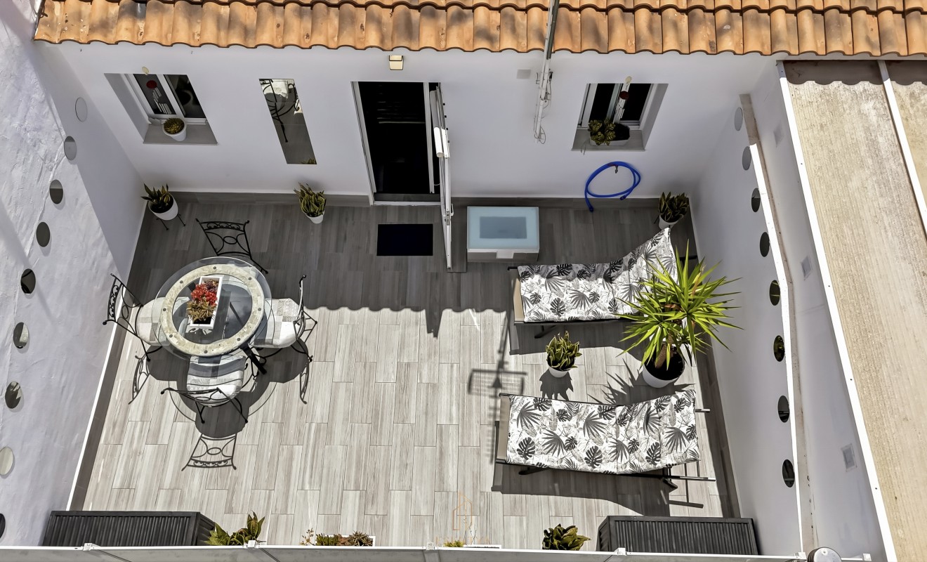 Sale - Casa de Pueblo - Los Alcázares - Centro